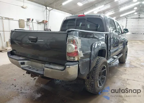 2015 Toyota Tacoma Base V6 z USA, uszkodzony, nr VIN 3TMLU4EN9FM206890